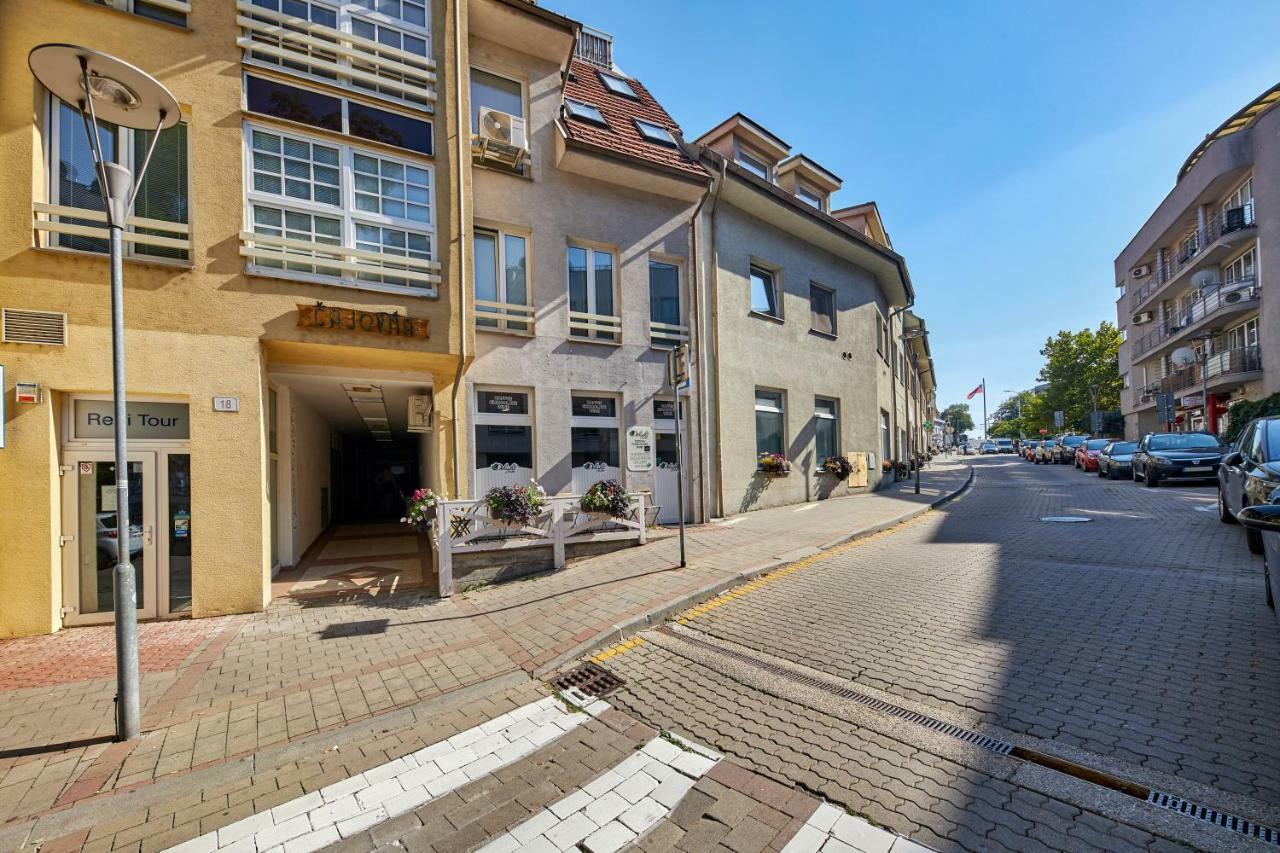 Pineapple Apartment Bratislava Exterior foto